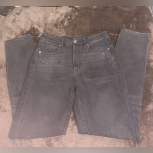 X-long American Eagle size 6 ripped jeans